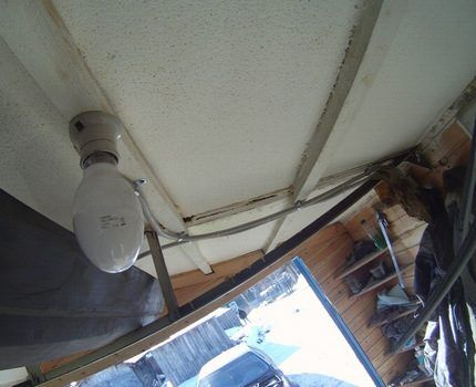 Ртутная лампа в гараже